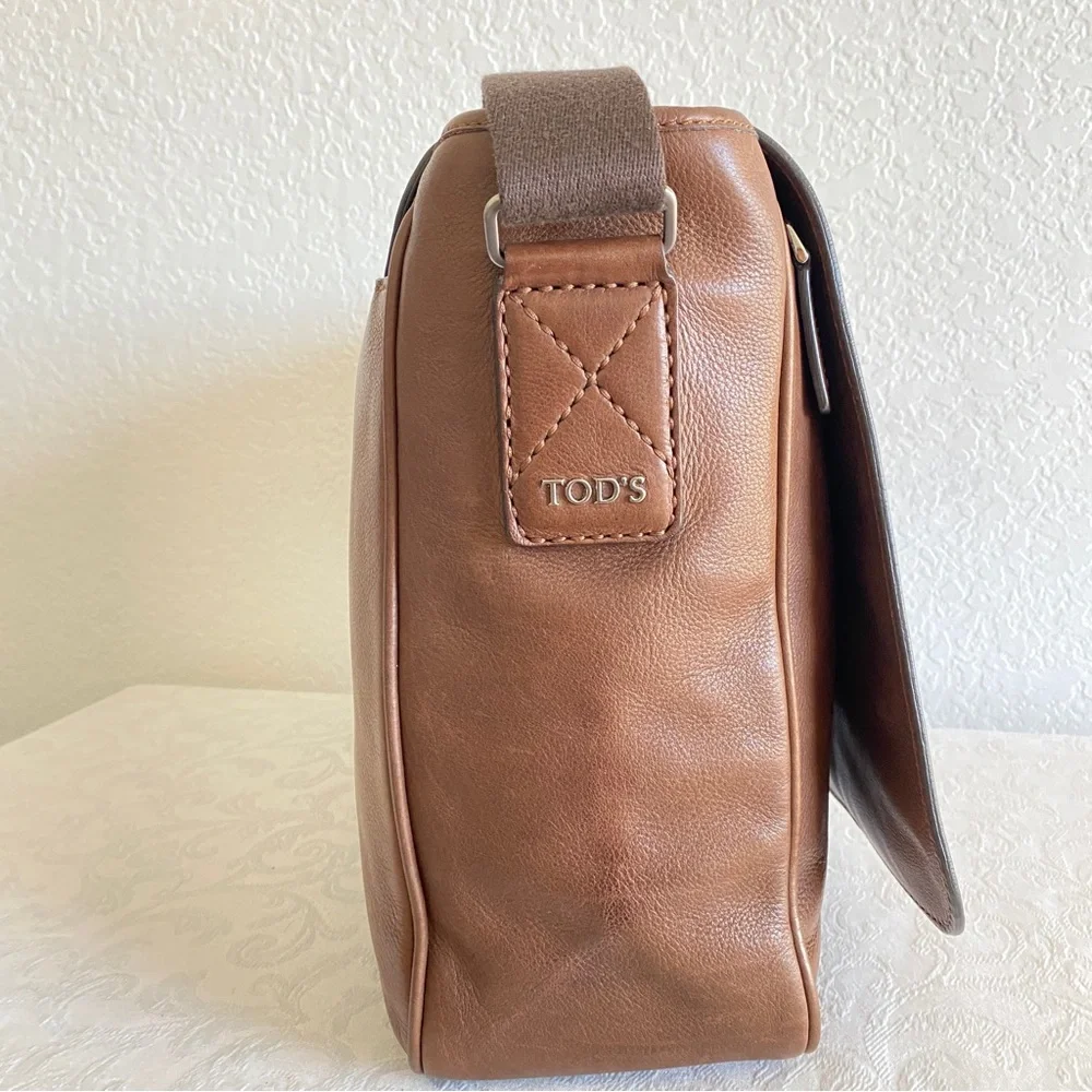 Tod’s Leather Messenger Flap Bag